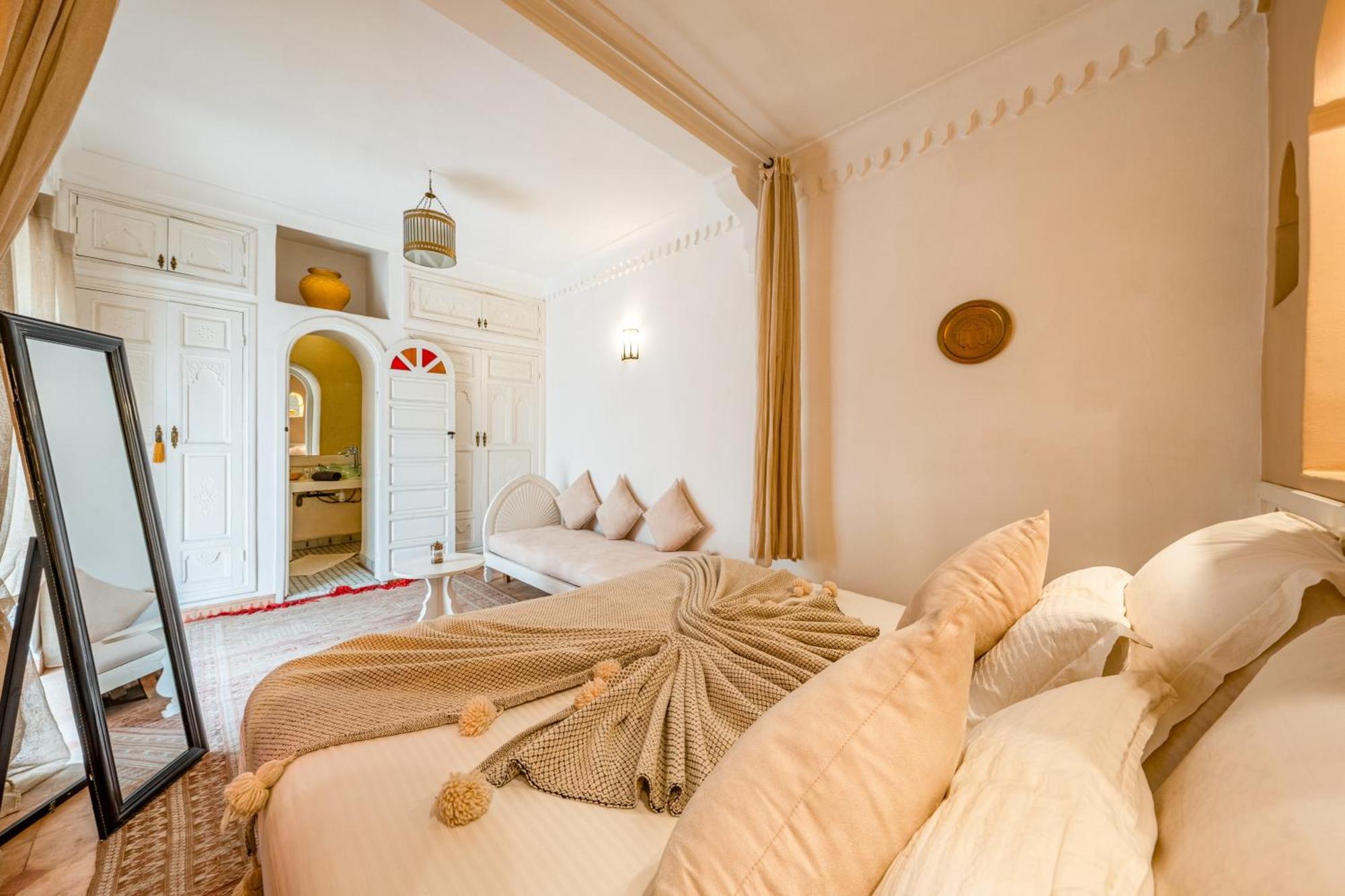Riad Awinati Location Privatisee ,Piscine Chauffee , Beau Rooftop Marraquexe Exterior foto